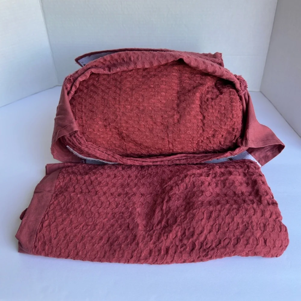 Olivia & Oliver Waffle Duvet Cover Set in Twin size.